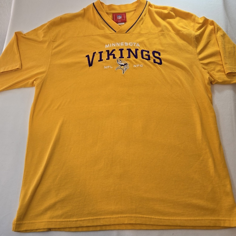 Minnesota Vikings NFL Embroidered‎ V Neck Shirt Men's XL Yellow Football...